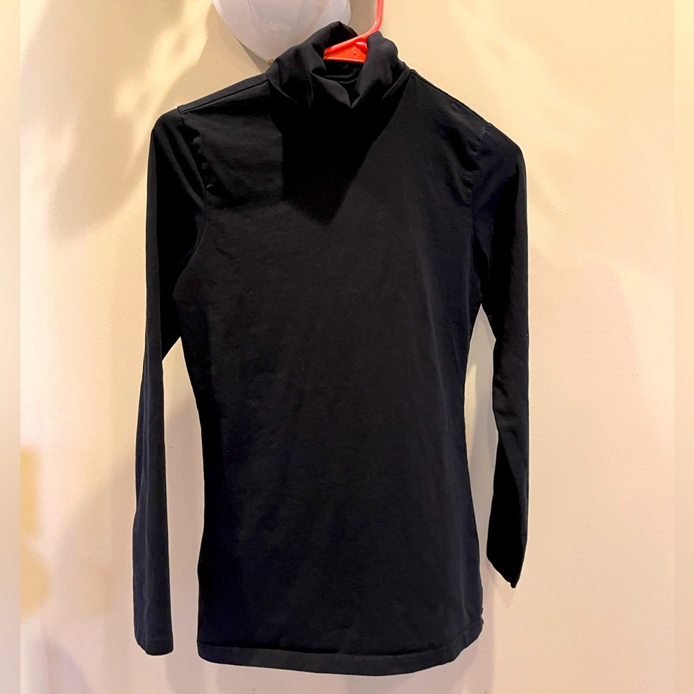 Eddie Bauer womens turtleneck in black
